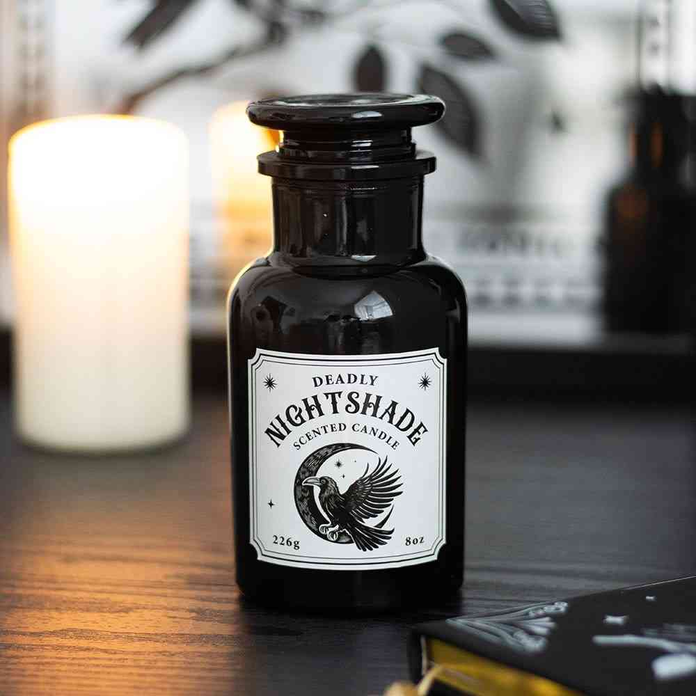 Something Different - Mystic Raven Deadly Nightshade Apothecary Duftkerze - Schwarz